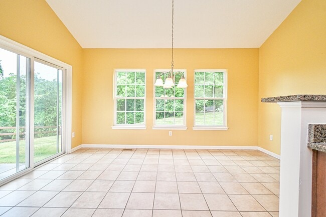 Building Photo - 8453 Forest Valley Dr