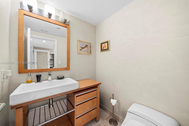 Building Photo - 1455 Ocean Dr