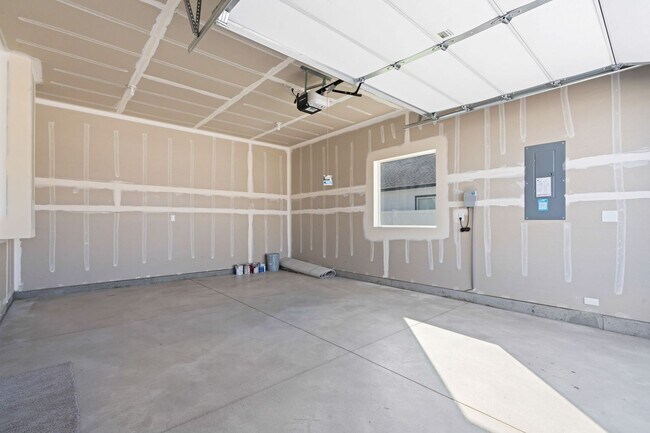 Building Photo - GORGEOUS 3bd/2.5ba Payette Duplex w/Modern construction, pristine condition, and ready for you!