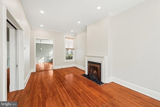 Building Photo - 509 Duke St