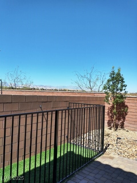 Building Photo - 8194 Golden Cholla Ave