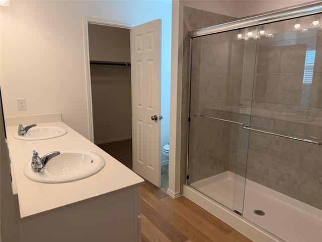 Building Photo - 16044 Isles Dr