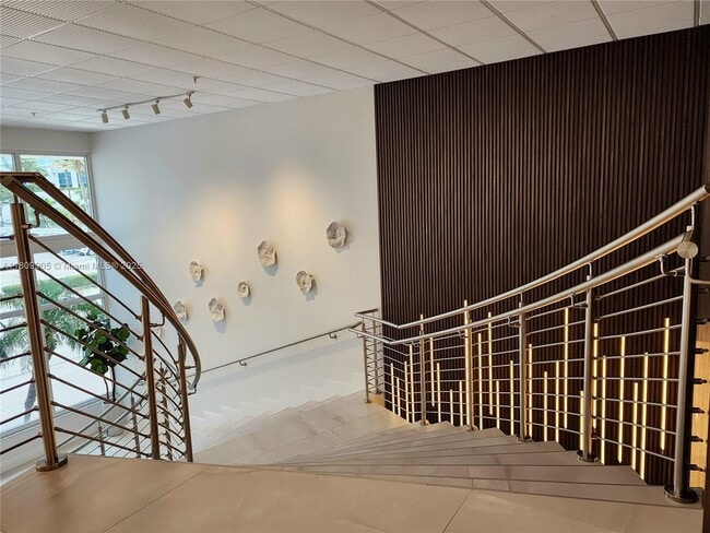 Building Photo - 3000 S Ocean Dr