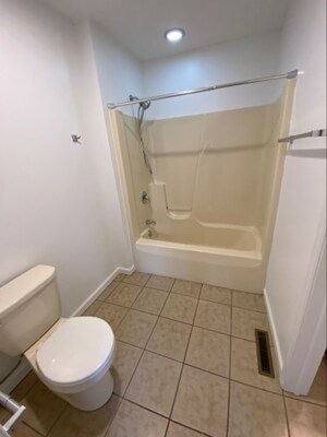 Building Photo - 204 Betsinger Rd