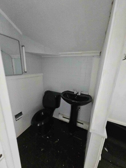 Building Photo - 1903 N Missouri Ave