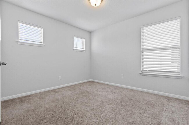Building Photo - 520 Betty Ann Wy