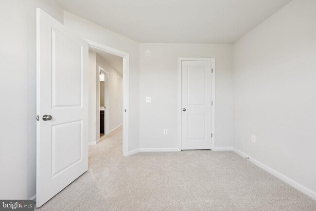 Building Photo - 8816 Selby Ct