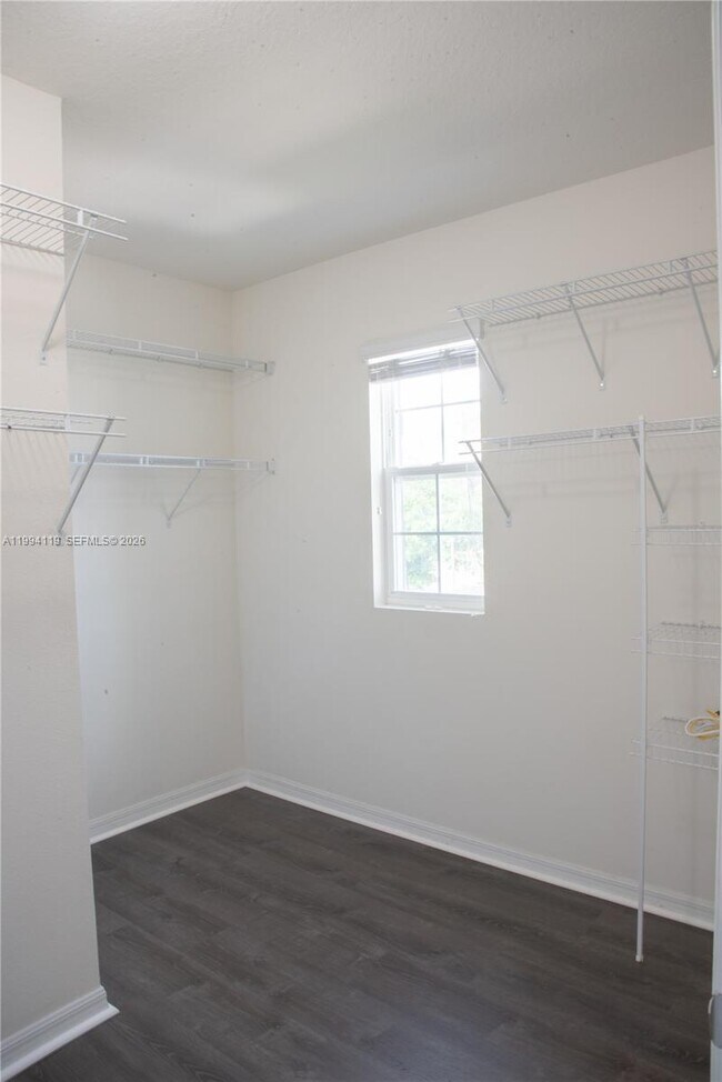 Building Photo - 105 Lacewing Pl