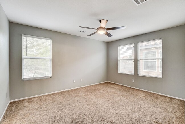 Building Photo - Beautiful 3 Bedroom in Gated Community!