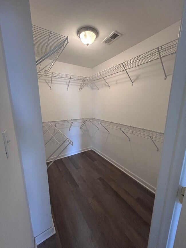 Building Photo - Available Now! | Spacious 4-Bedroom Home | Close to VCU