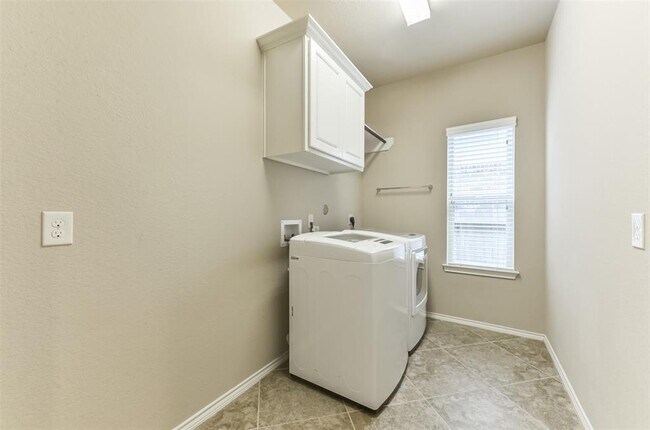 Building Photo - 248 Clementine Ct