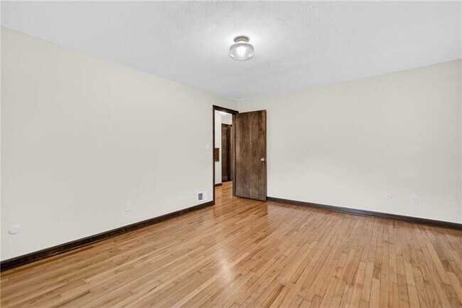 Building Photo - 311 Fairview Ave