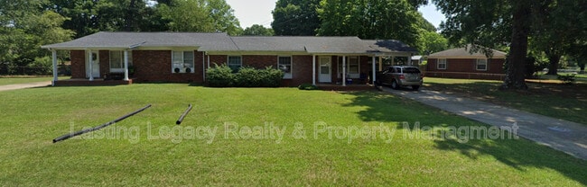 Building Photo - 656 Bost St