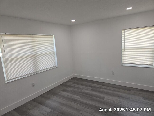 Building Photo - 355 S McMullen Booth Rd