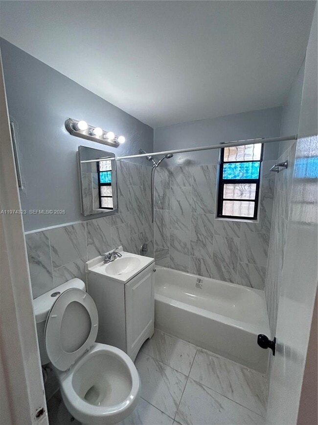 Building Photo - 91 NE 2nd Ave