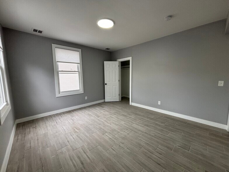 Building Photo - 148 Chilton St