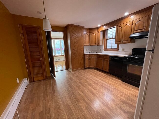 Building Photo - 338 K St