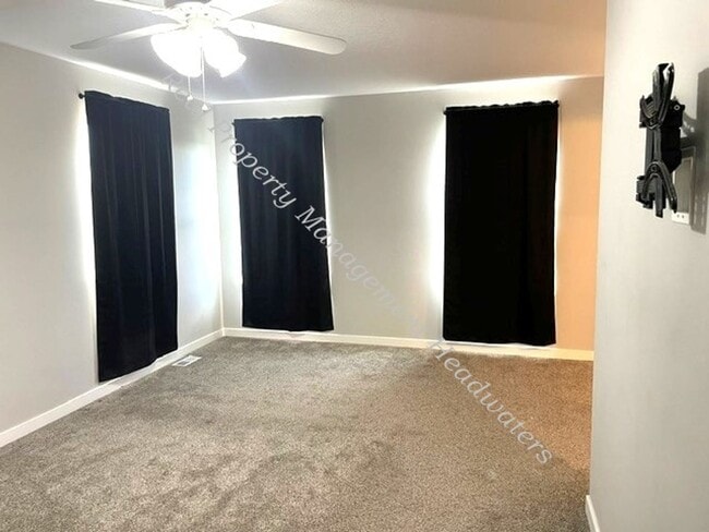 Building Photo - 3 Bedroom 2 Bath House For Rent