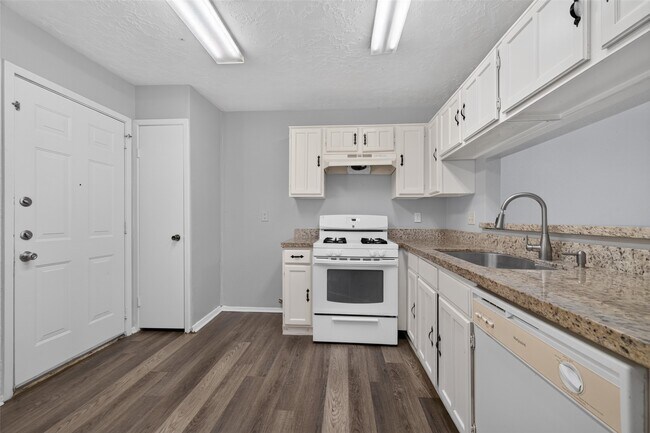 Building Photo - 2403 Autumn Springs Ln