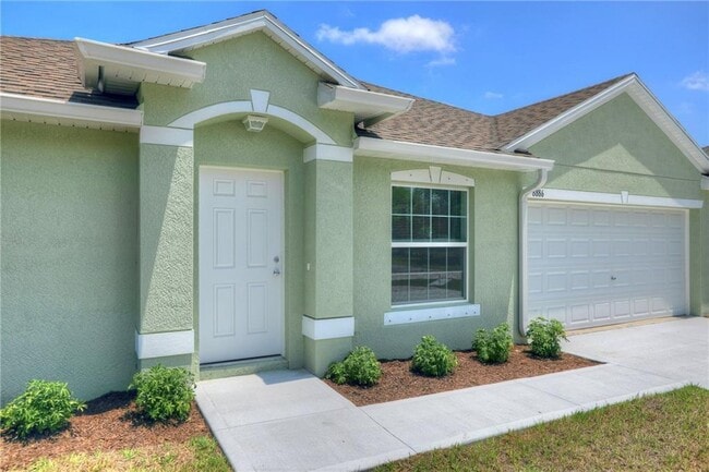 Building Photo - 8886 98th Ct