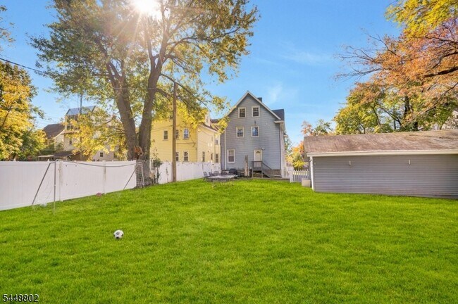 Building Photo - 37 Brookfield Rd