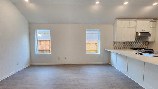 Building Photo - 6426 Seafoam Lake Dr