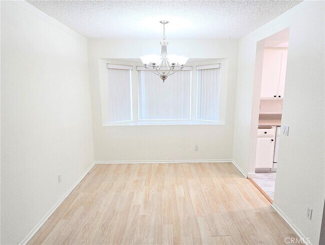 Building Photo - 630 W Dryden St