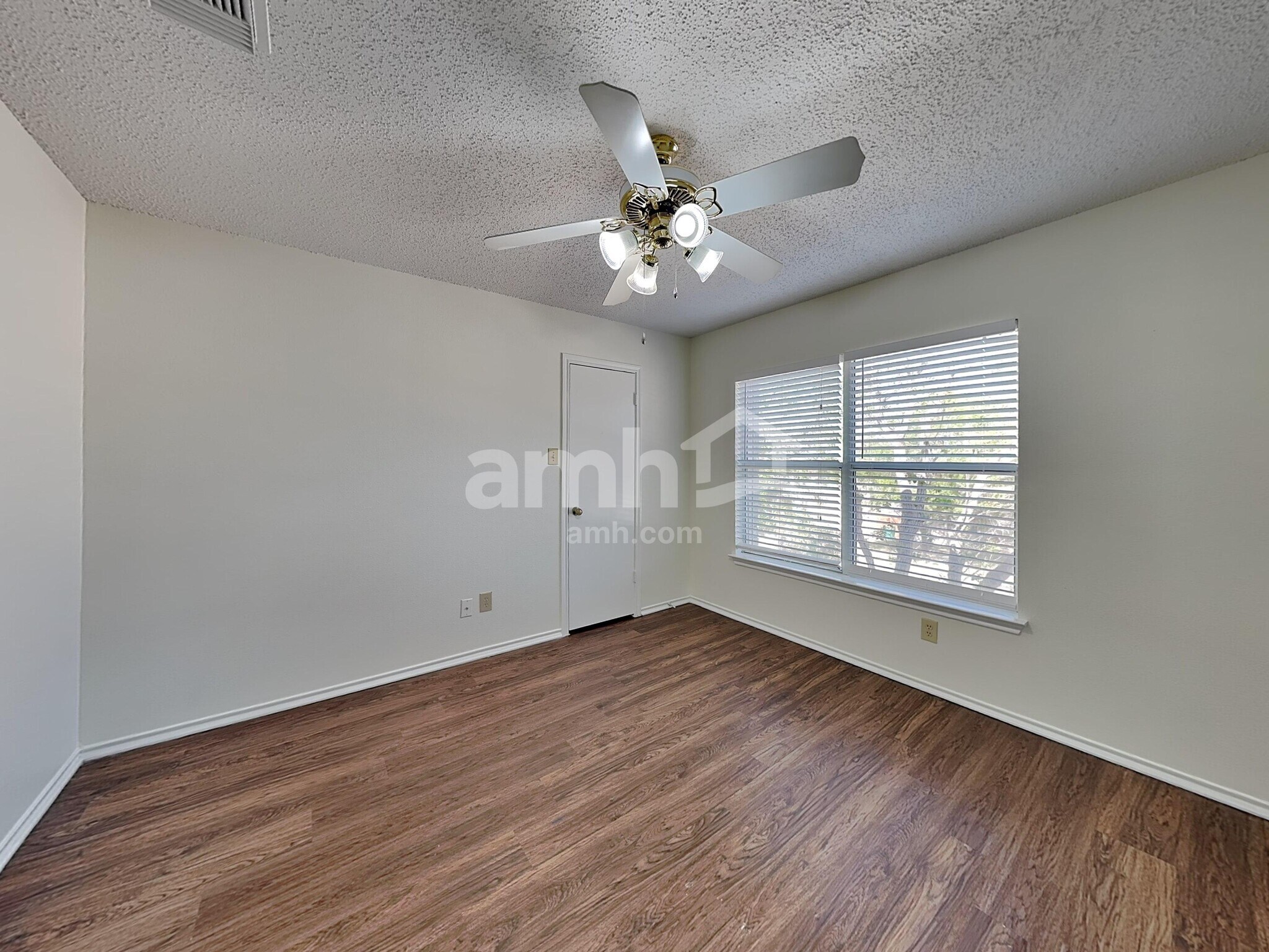 Building Photo - 8043 Cantura Mls