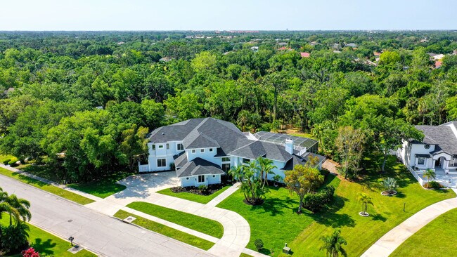 Building Photo - 6706 Oakmont Way