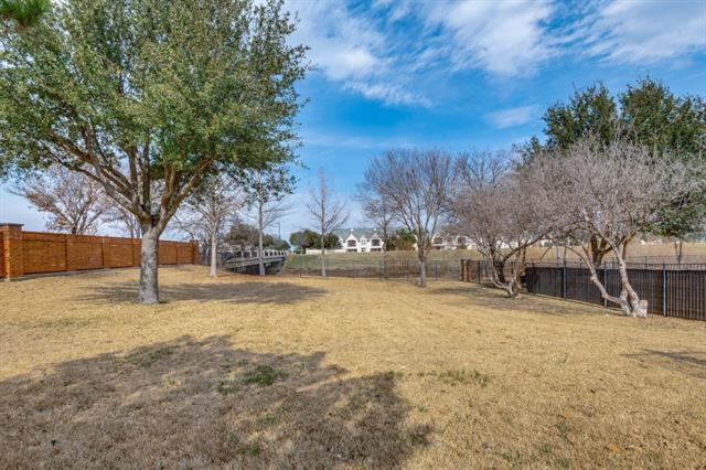 Building Photo - 702 E Peninsula Dr