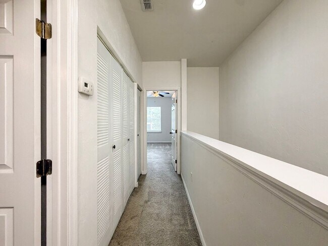 Building Photo - 13200 W Newberry Rd