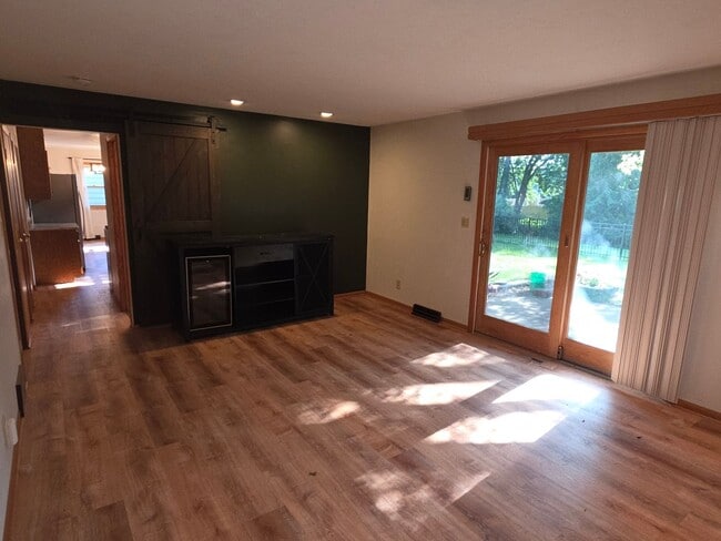 Building Photo - Mt Pleasant 4 bedroom