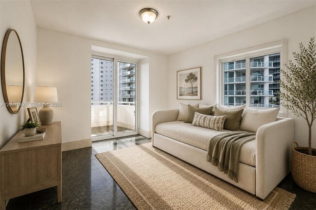 Building Photo - 1402 Brickell Bay Dr