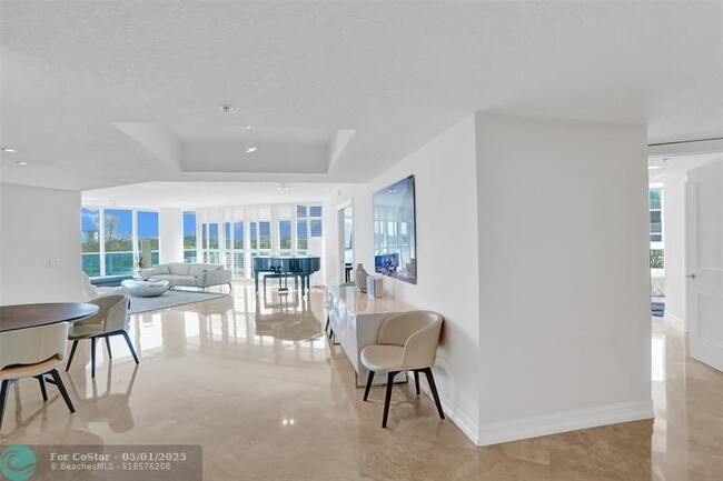Building Photo - 715 Bayshore Dr