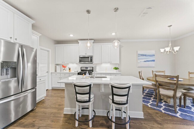 Building Photo - **LIKE-NEW UPGRADED HOME WITH FENCED YARD ...