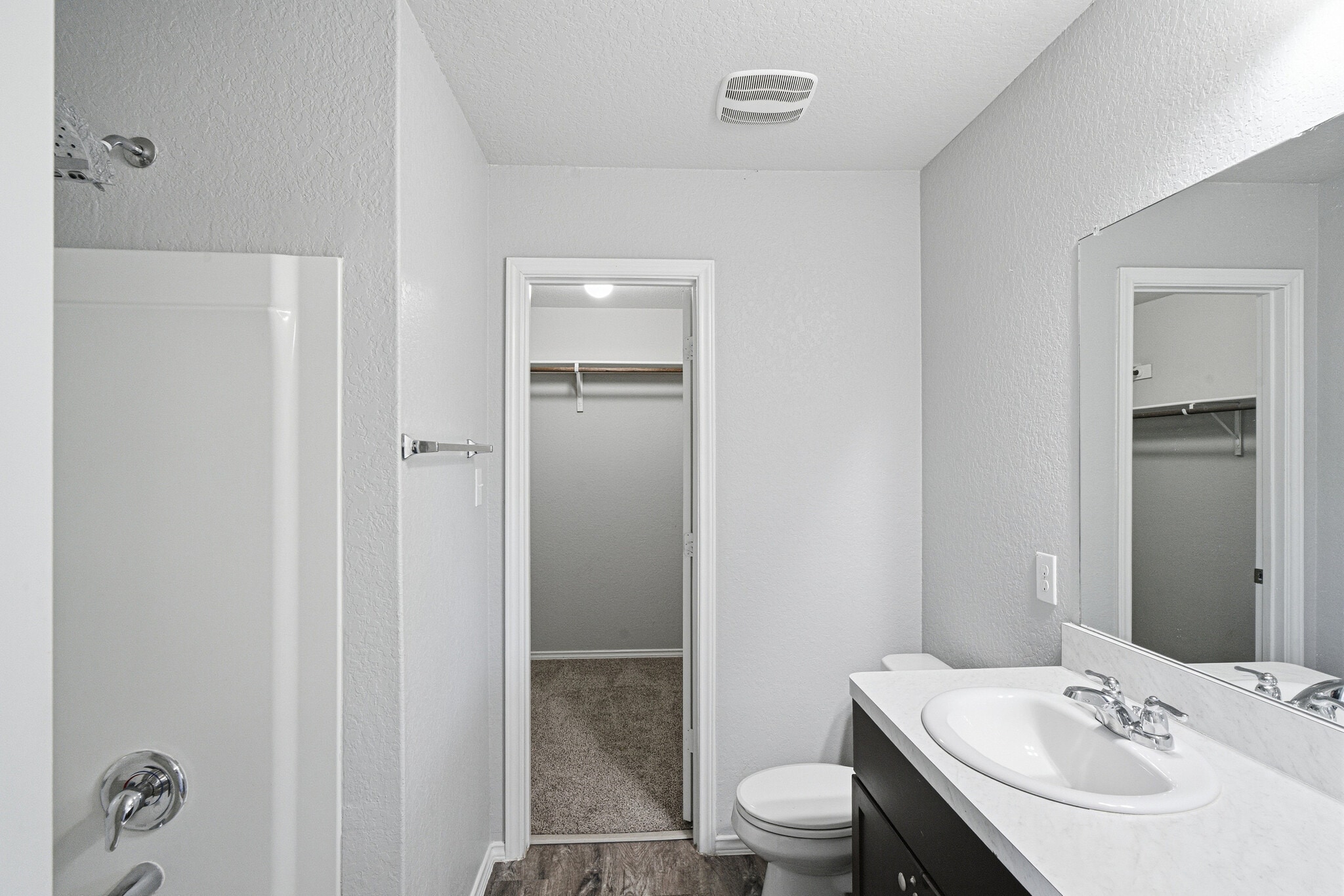 Building Photo - 8519 Cassia Cv