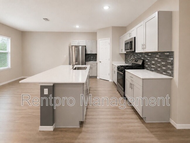 Building Photo - 13029 Oak Hill Way