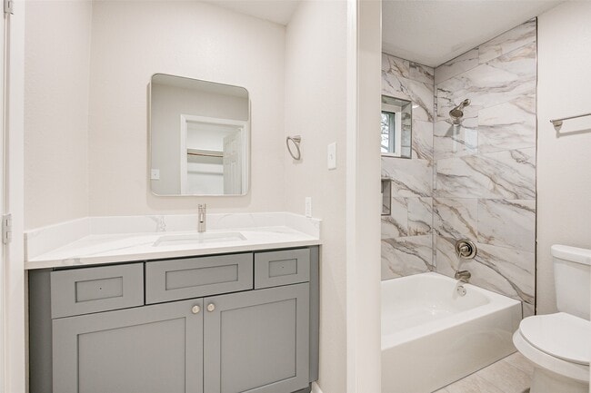 Building Photo - 1823 Grand Park Dr