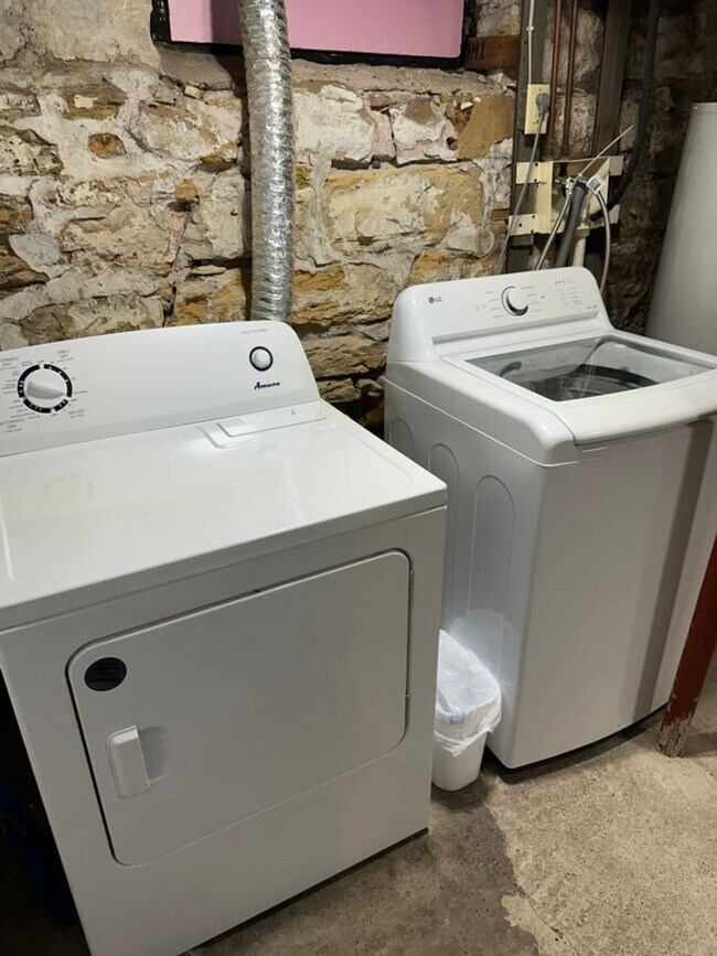 Building Photo - 2848 4th St