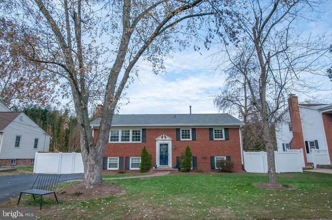 Primary Photo - 7807 Hayfield Rd