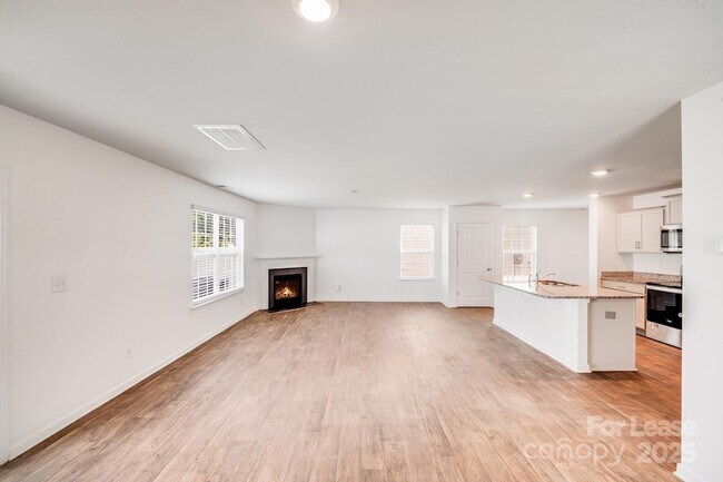 Building Photo - 3255 Winesap Dr