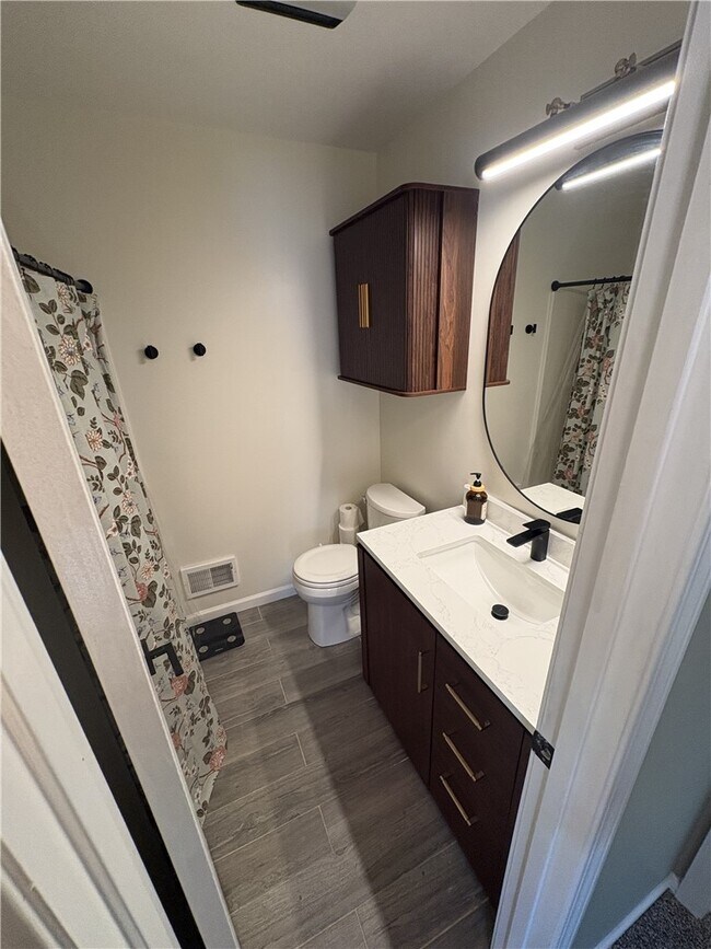 Building Photo - 390 Everwild Ln