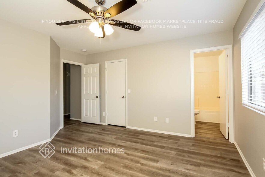Building Photo - 8304 W Baxter Dr