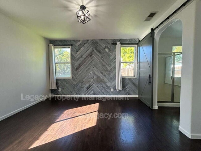 Building Photo - 300 Dedham Ct