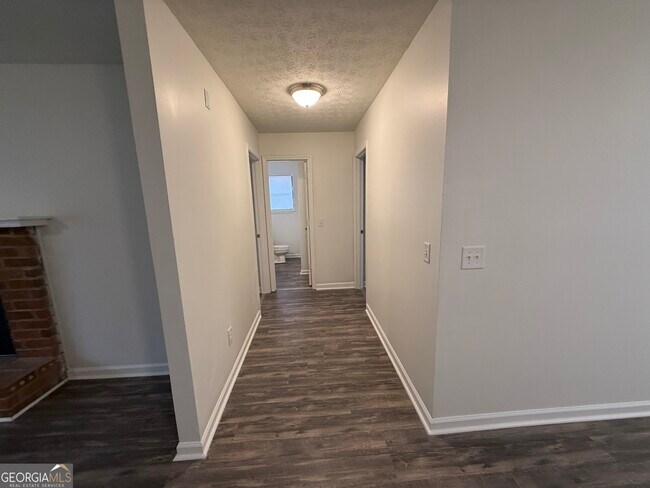 Building Photo - 111 Vintage Ct