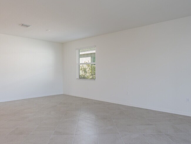 Building Photo - 11470 Burgundy Dr