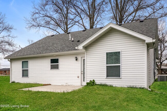 Building Photo - 10713 Deering Rd