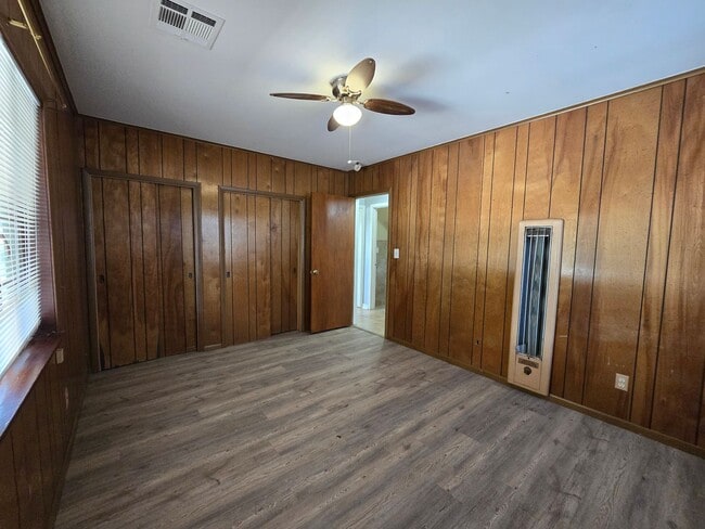 Building Photo - Cute 2 bedroom home near OBU