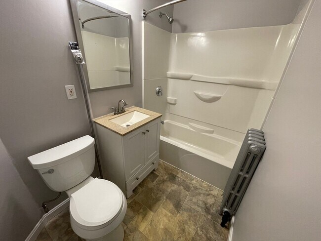 Building Photo - 46 Lane St