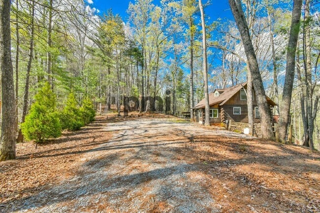 Building Photo - 230 Silver Maple Ln